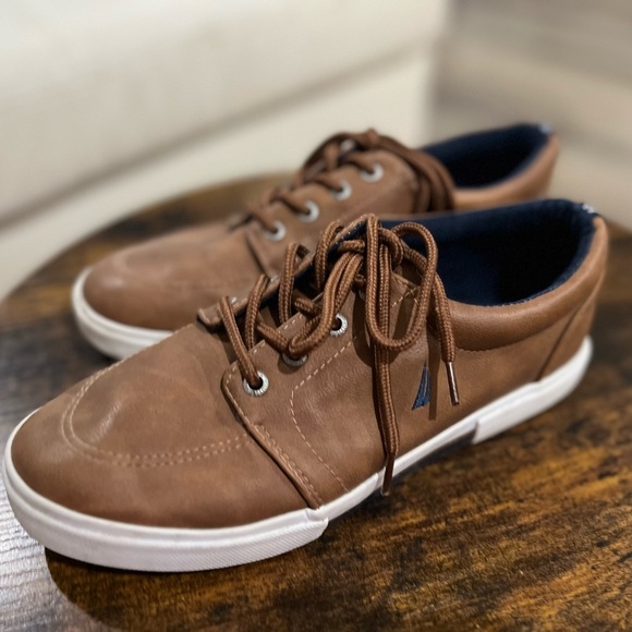 Nautica Men's Tan Sneakers - Picture 2 of 6